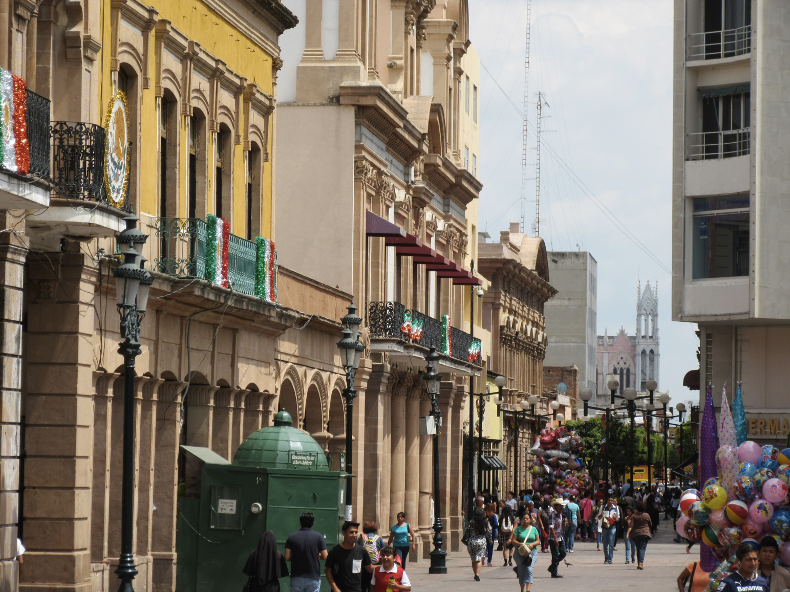 Leon Plaza