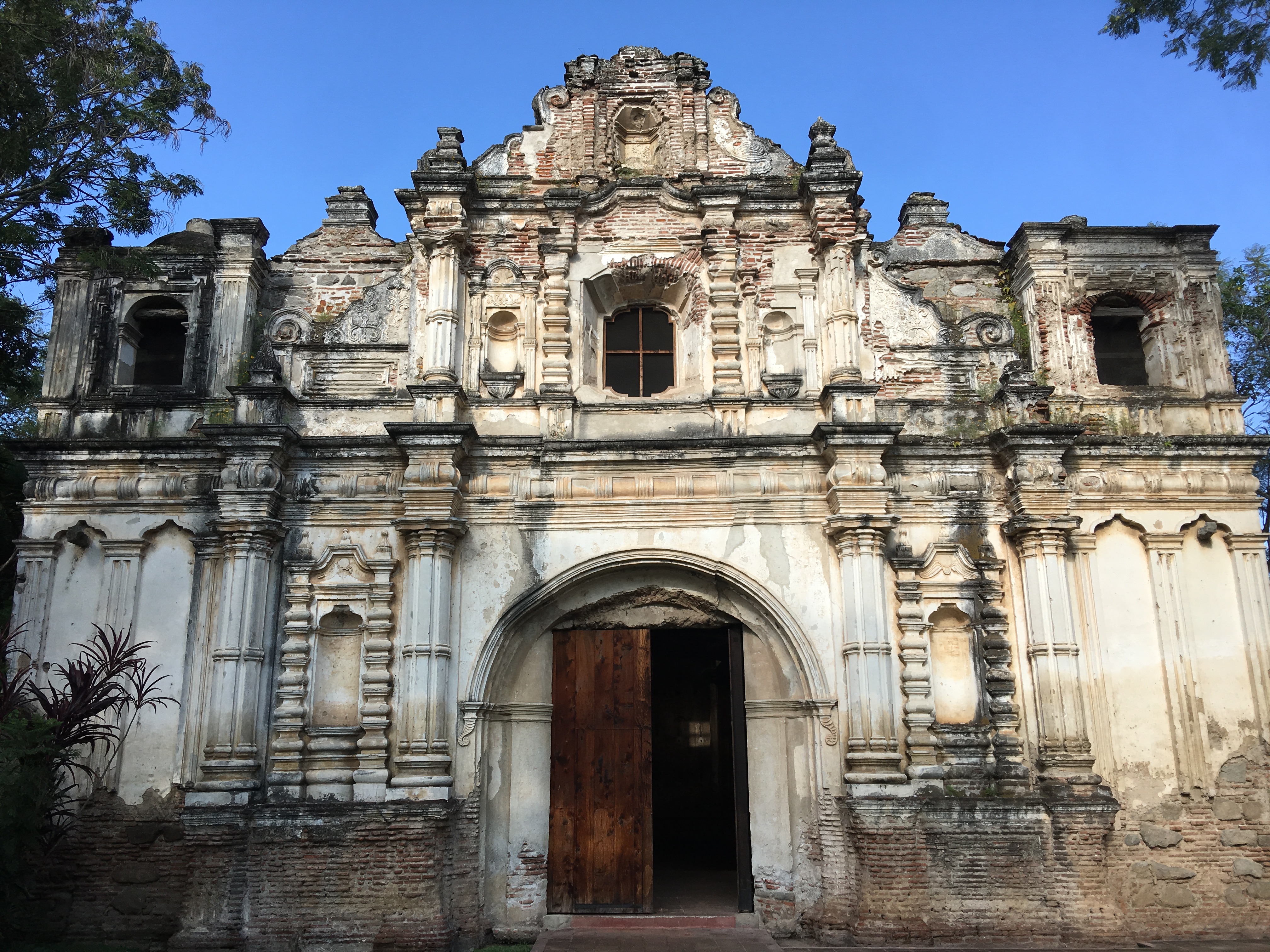 Antigua Street 2