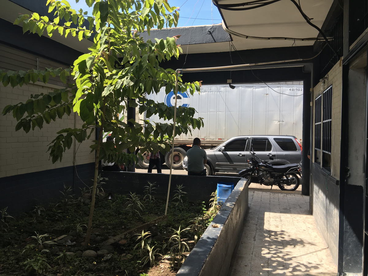 El Salvador Road 2