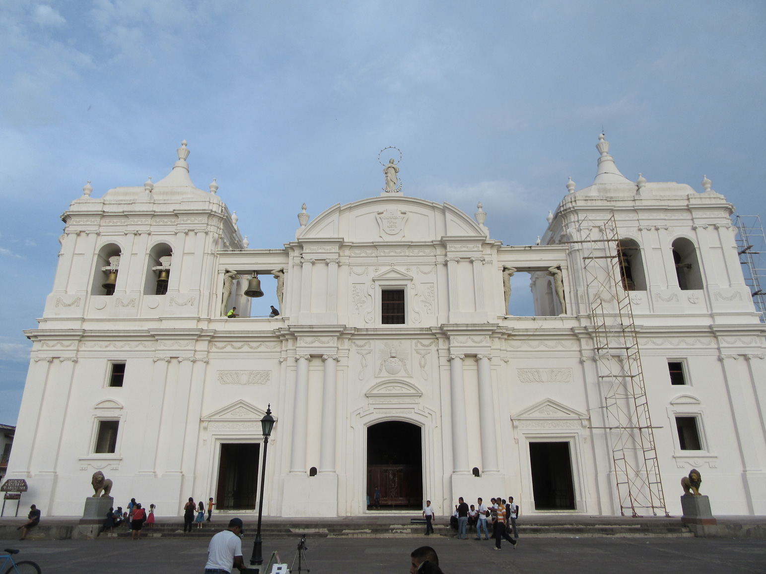 León 1