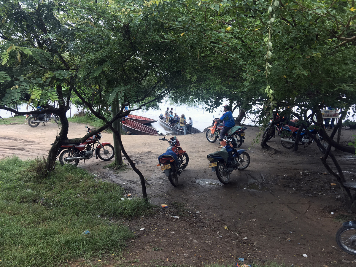 Mompos Ferry
