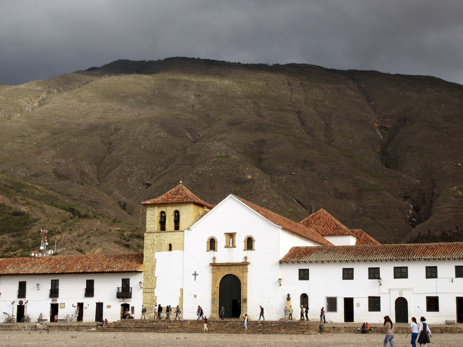 White Colonial Architecture